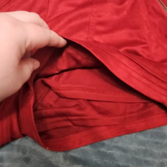 Dark Red TCEC Shorts With Zippers On Front! - Picture 4 of 7